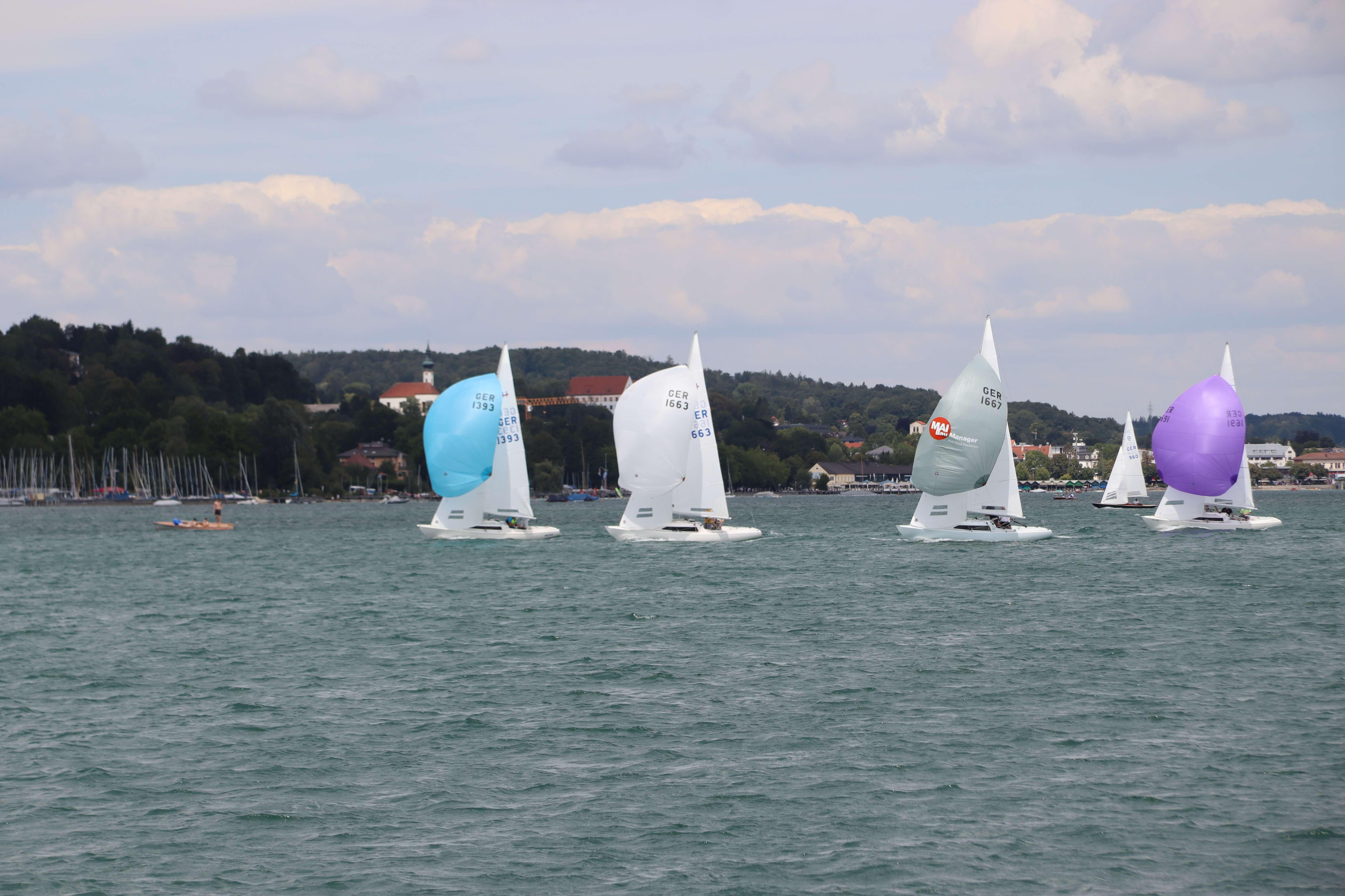 Downwind zum Gate bei der H-Boot Regatta Elfi-Pokal.